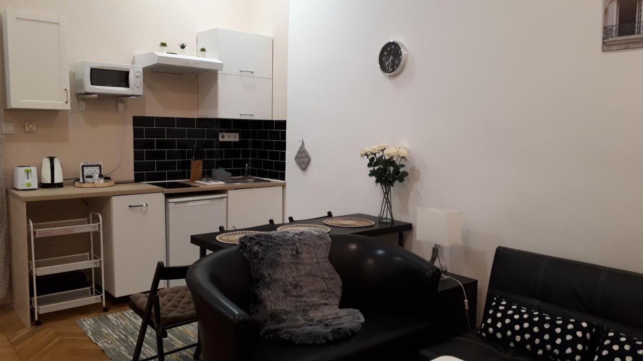 M&M Apartment Budapest House Exteriör bild