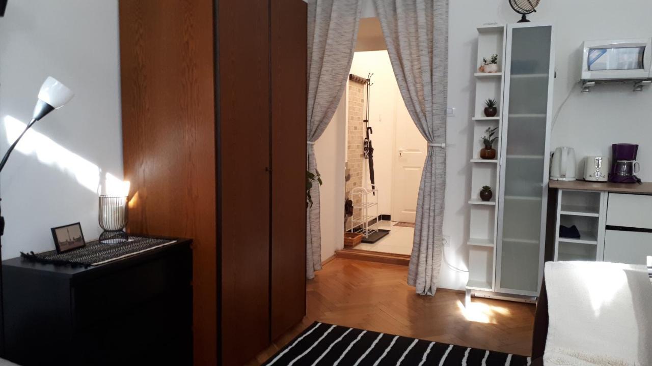 M&M Apartment Budapest House Exteriör bild